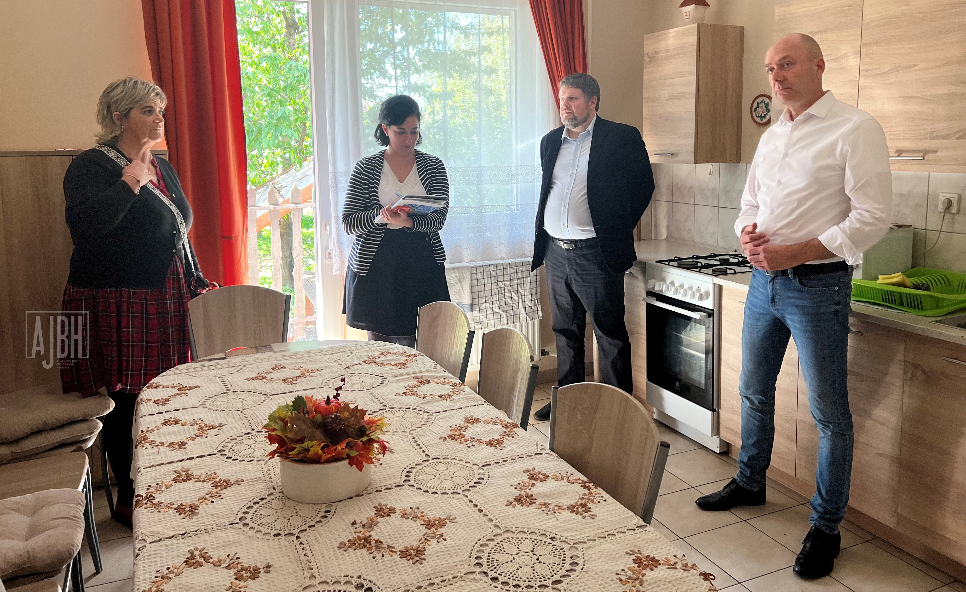 Ombudsmani látogatás a Gyermekvédelmi Központ Fejér Vármegye Mezőfalvai Szakmai Egység Mályva Lakásotthonában